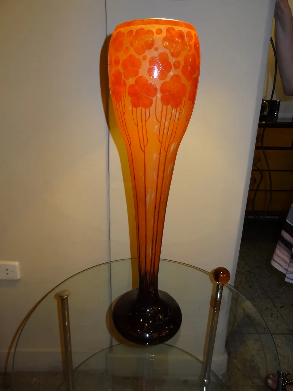 带花卉图案的古董签名玻璃制品