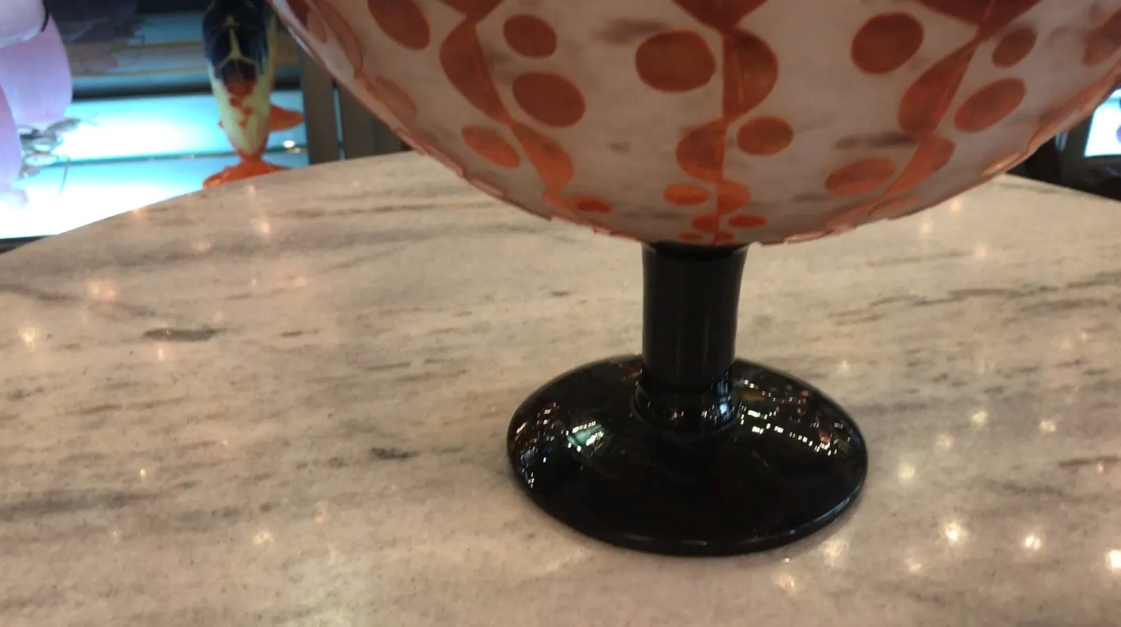 Vetro firmato Le Verre con design decorativo unico