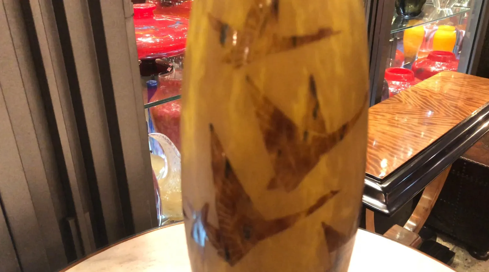 Подписанное стекло Le Verre с декором птиц, антиквариат