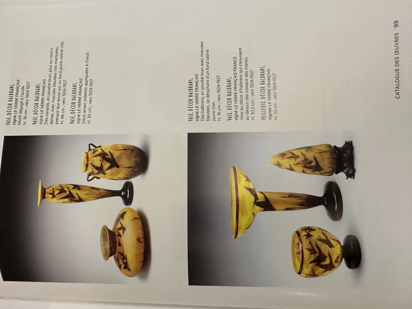 レヴェール署名の古いガラスセット、装飾詳細付き。