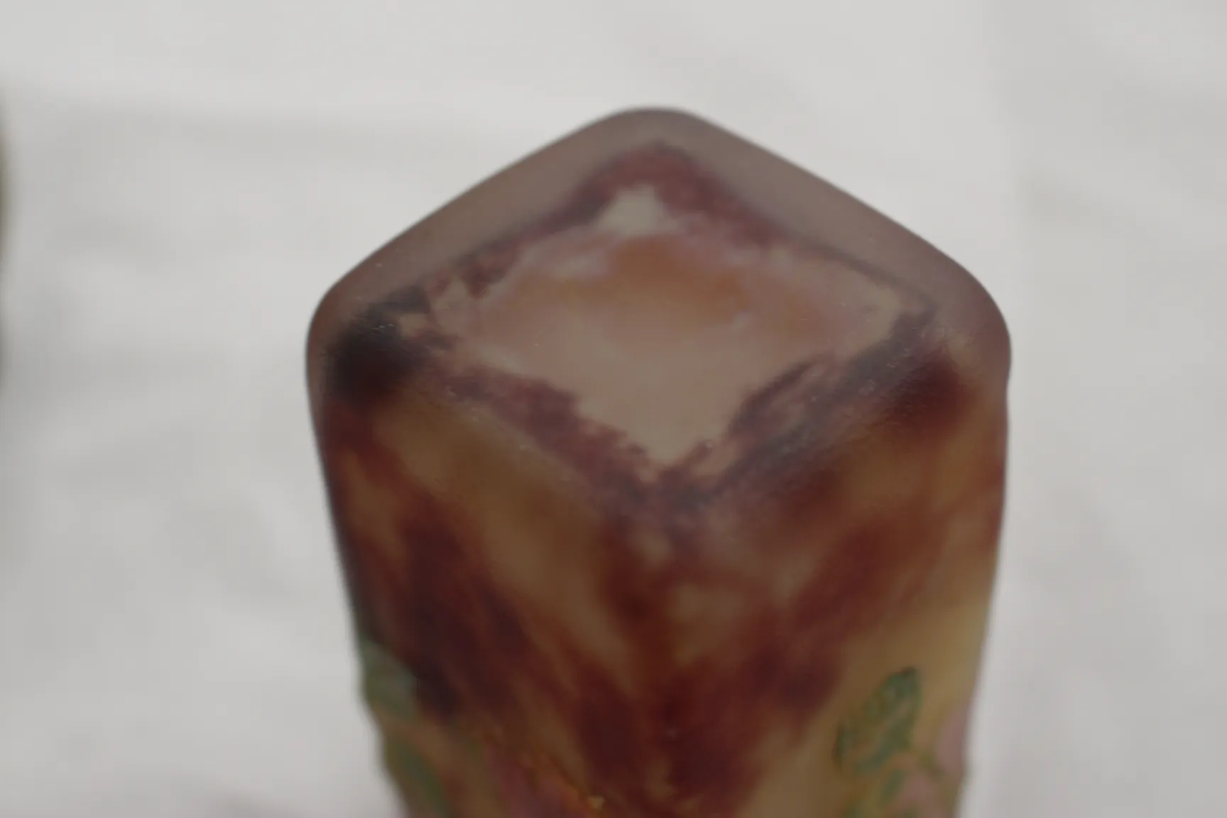 Signed glass Daum Nancy with colorful details