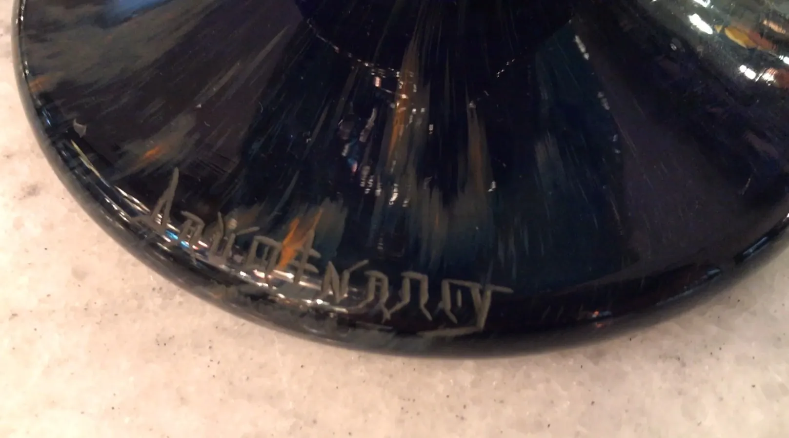 Verre ancien avec signature daum nancy à la base