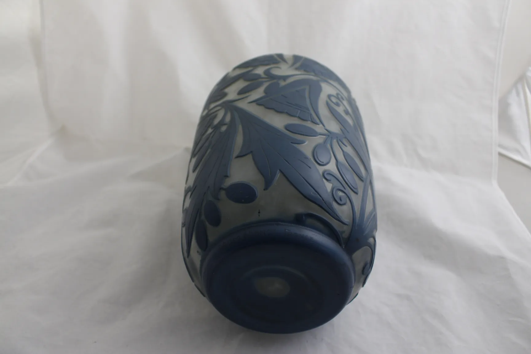 antique signed glass Daum Nancy featuring intricate design