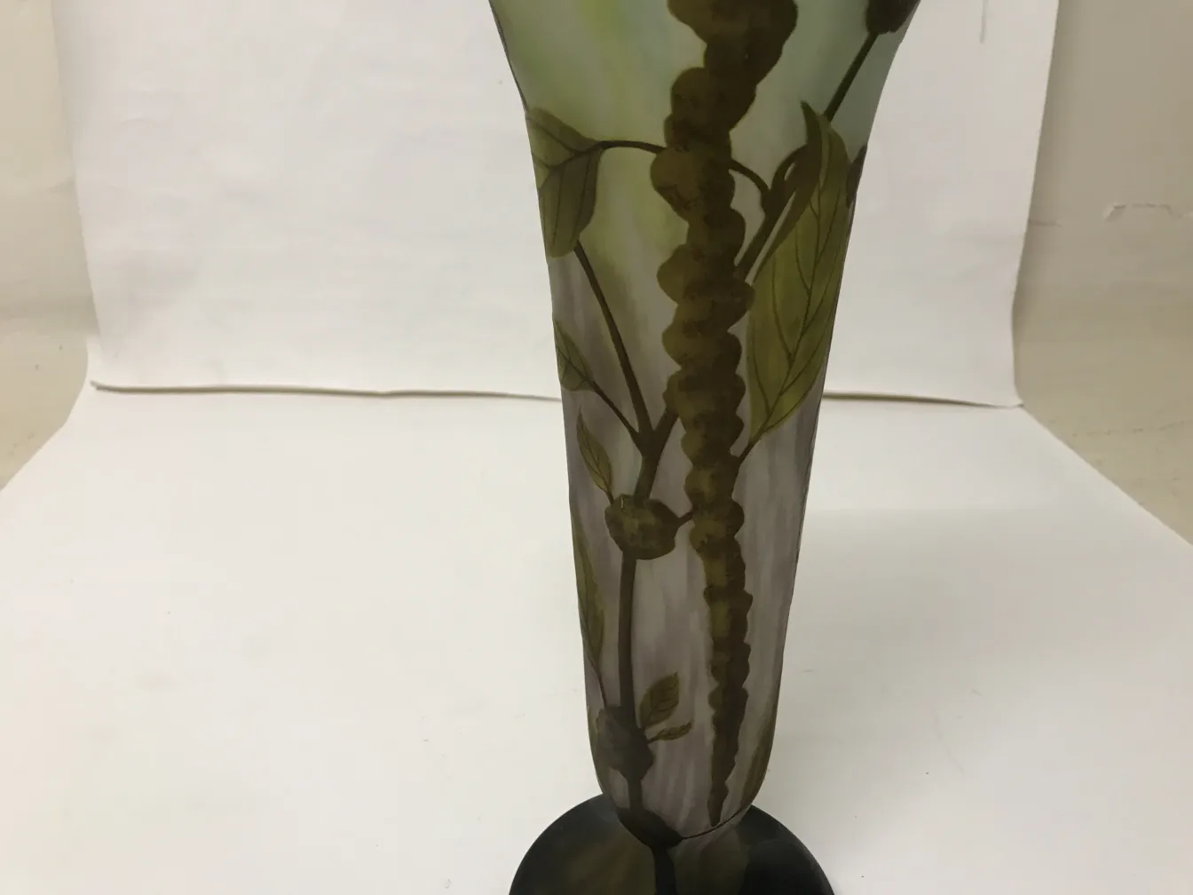 antique daum nancy glass featuring leaf and berry design