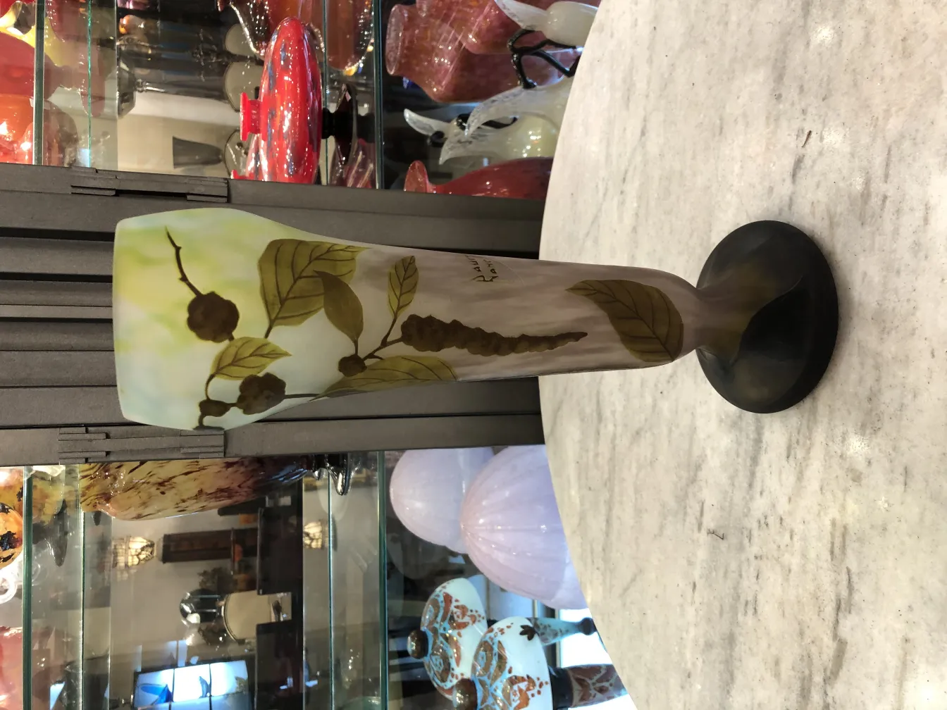 vase aus signiertem glas daum nancy mit blattmotiv