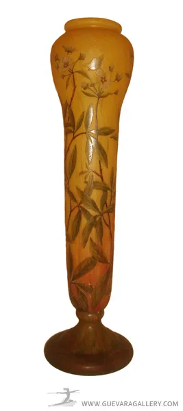 vase antico con design floreale vetro firmato daum nancy