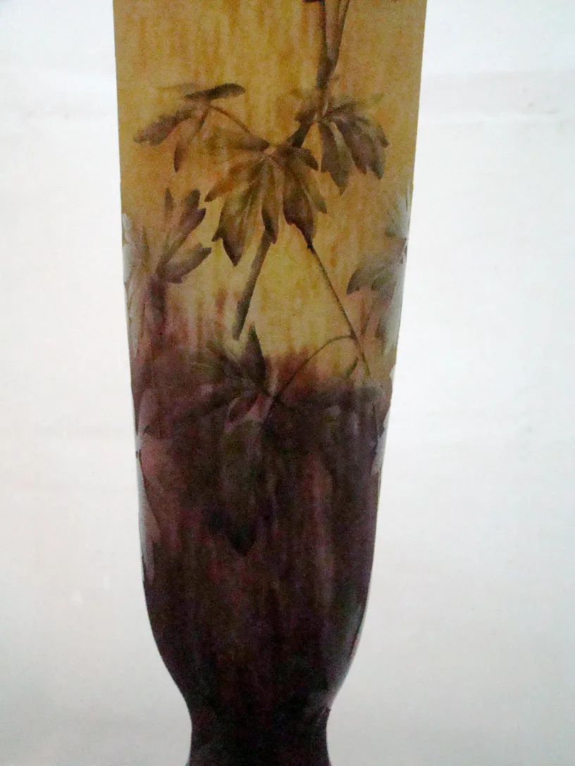 Vetro antico firmato Daum Nancy con foglie decorative