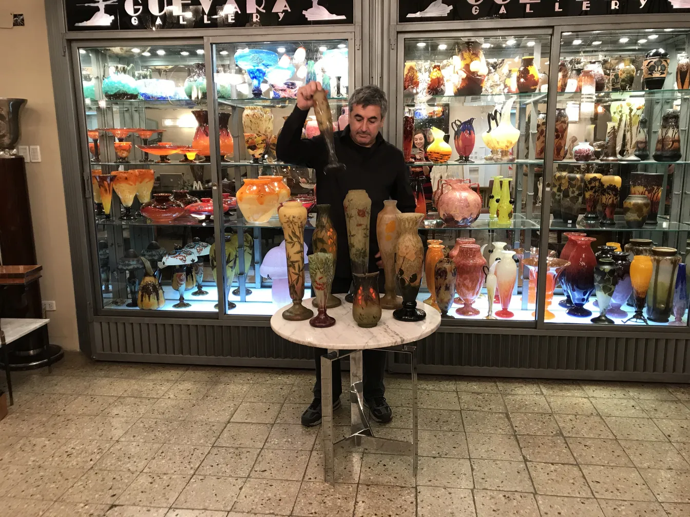 античное подписанное стекло даум нансий на выставке