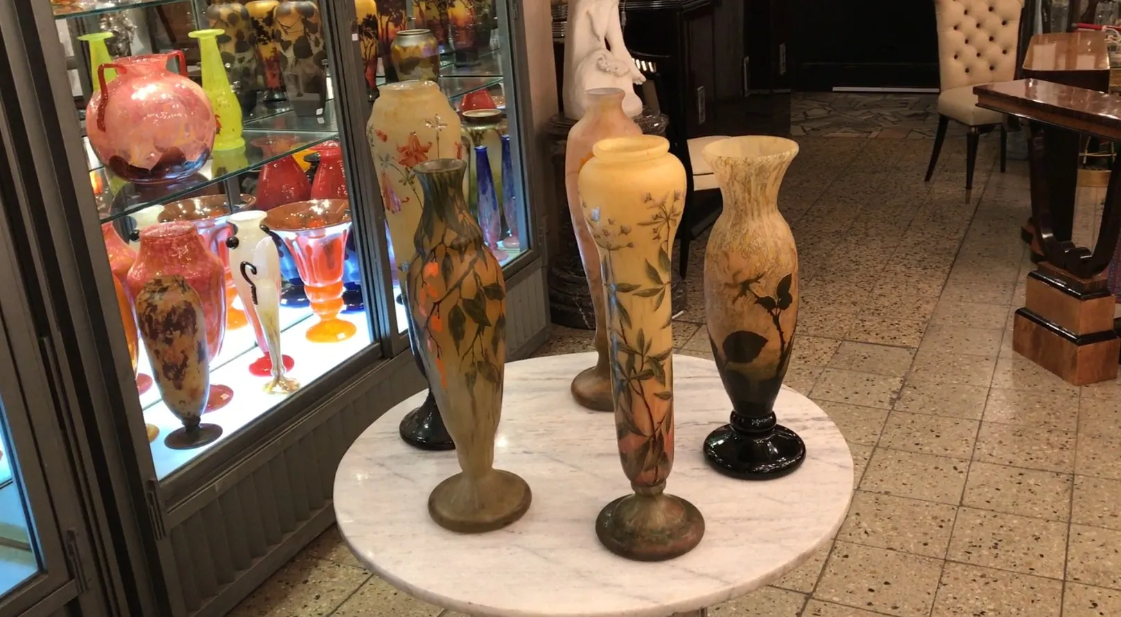 古いサイン入りグラスダウムナンシーの花の模様