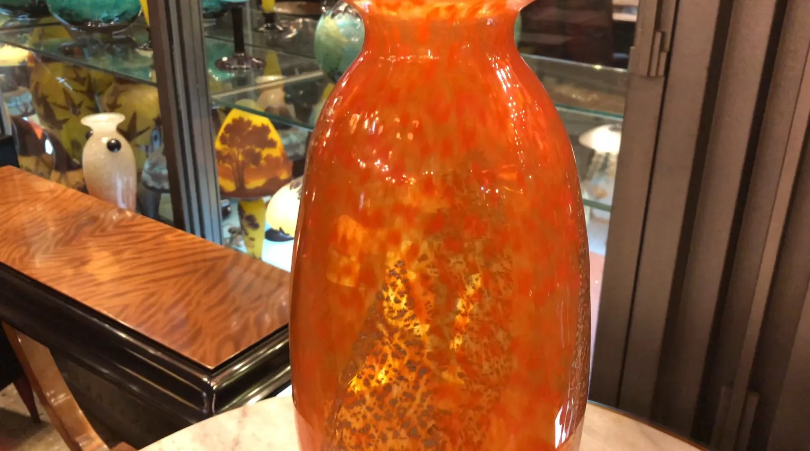 vaso antico in vetro firmato daum nancy in tonalità arancioni