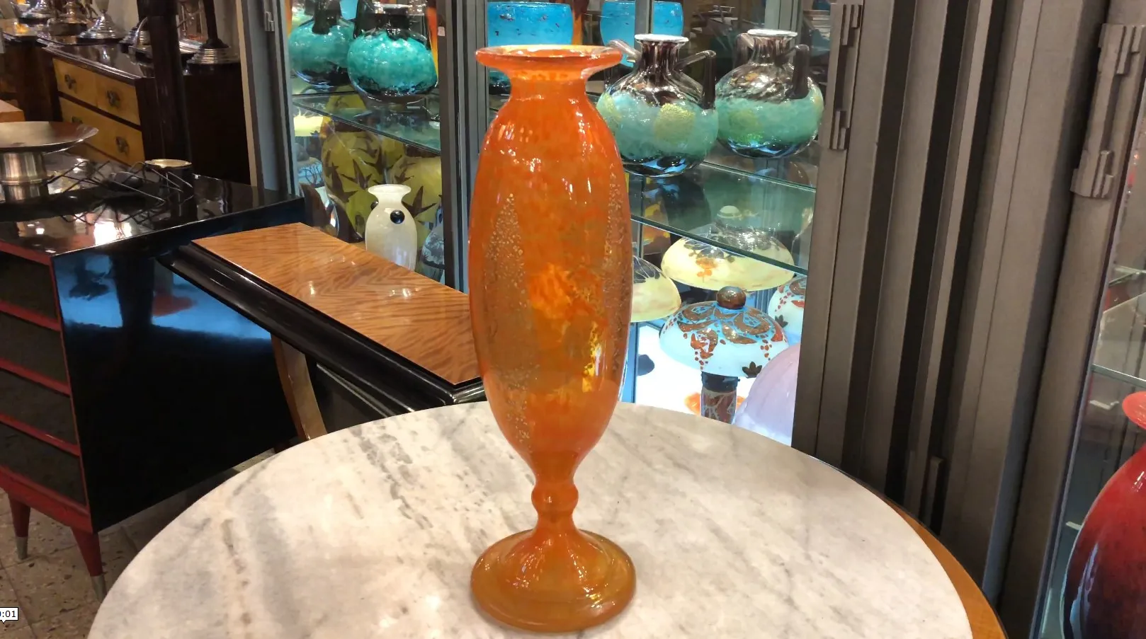 bunt gefärbtes Glas, gut erhaltene Antiquität