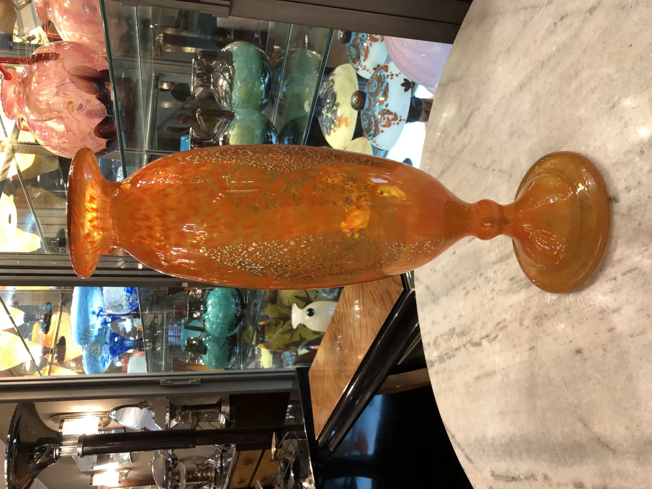 Антикварная ваза из подписанного стекла Daum Nancy с ярким дизайном