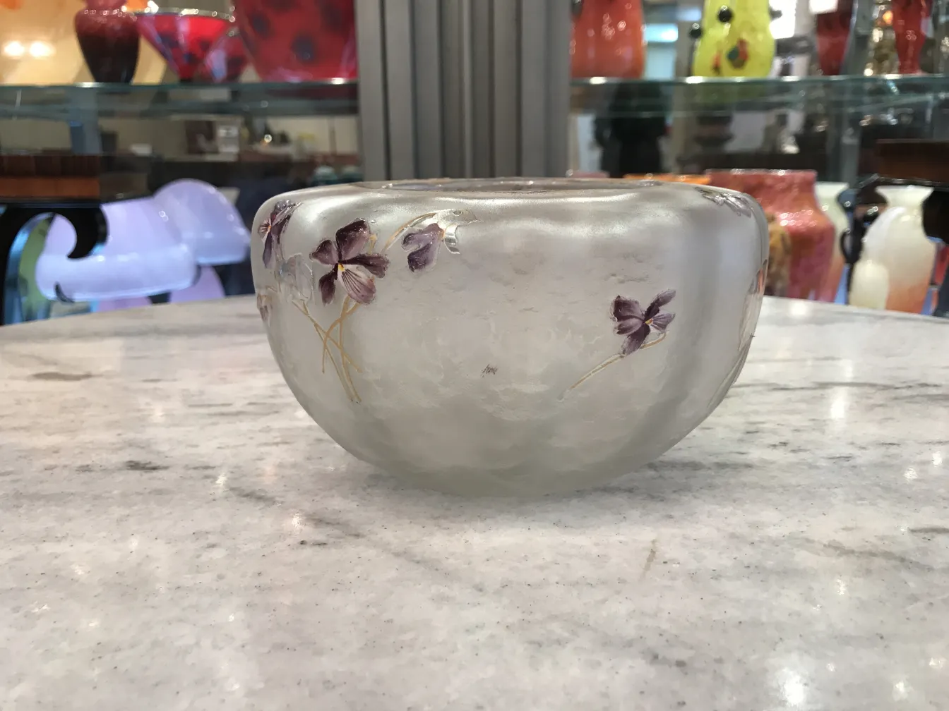 Vetro antico firmato di Daum Nancy con decorazione floreale