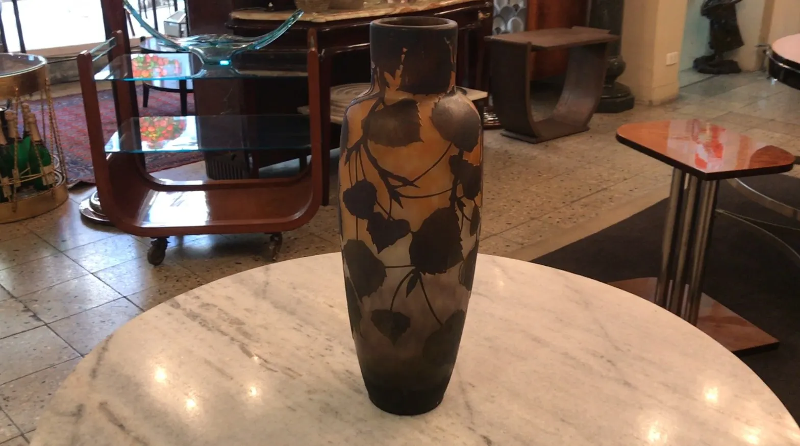 Antique bottle of signed glass Daum Nancy with design