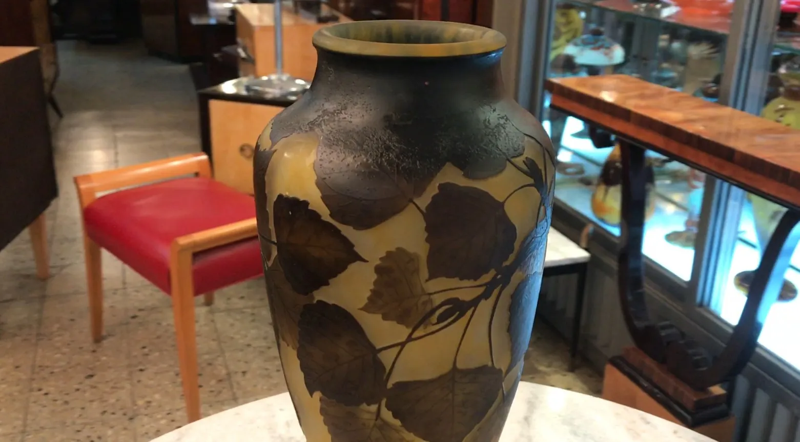 Antique signed glass Daum Nancy with leaf decoration in soft tones