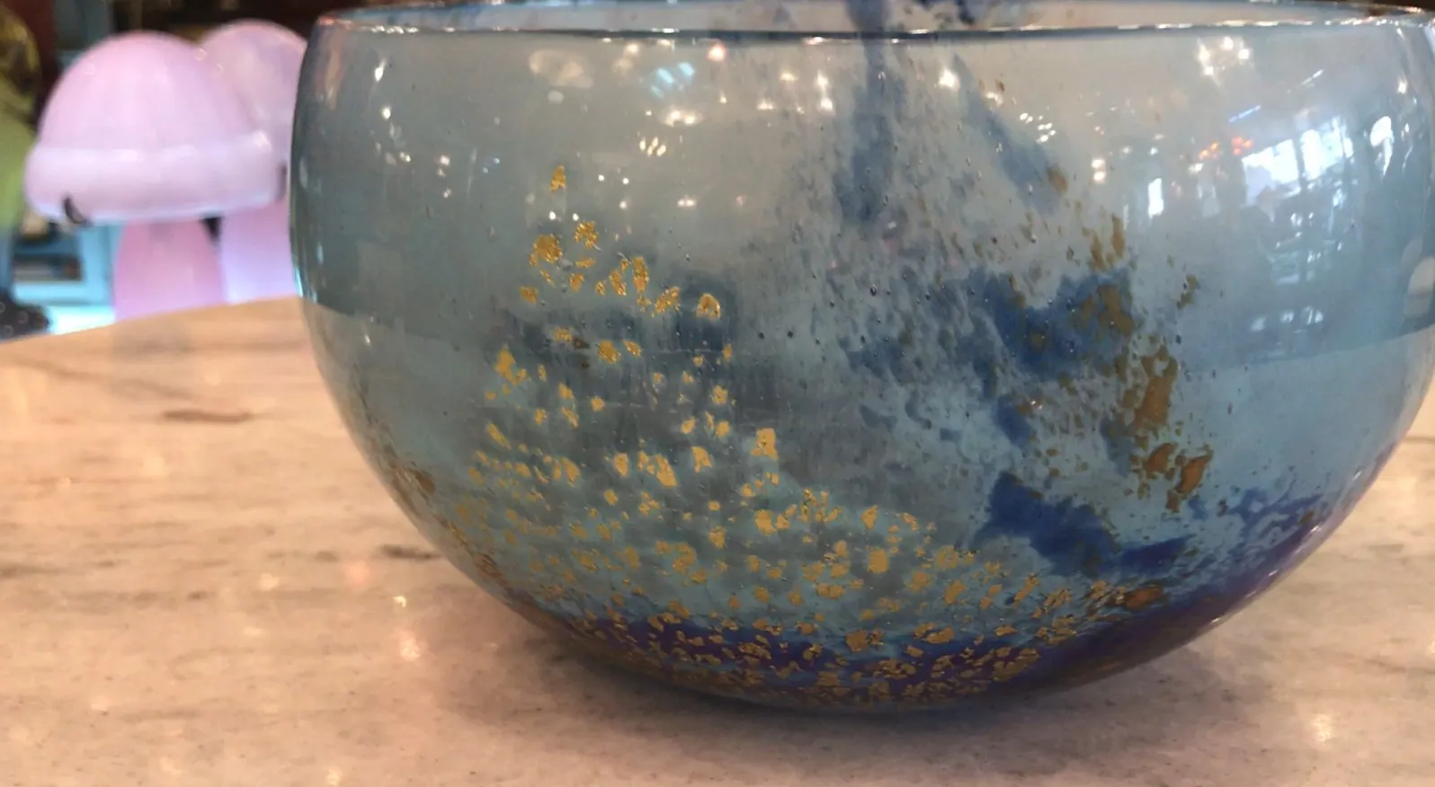 زجاج موقّع داوم نانسي مع تزيين أزرق وذهبي