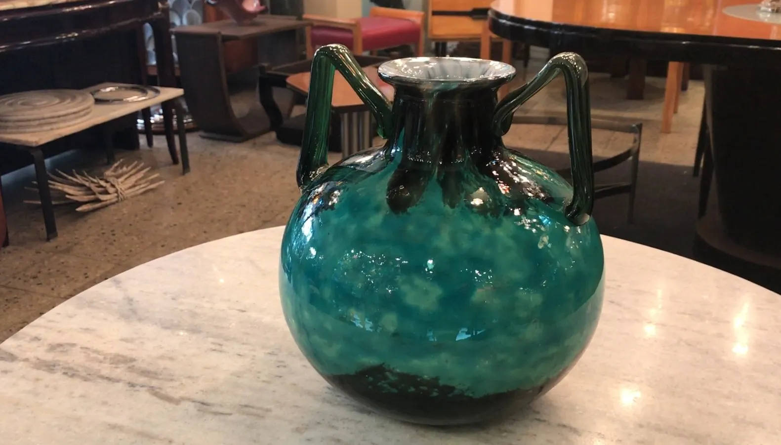 Vidrio firmado Daum Nancy con diseño azul y verde, antigüedad