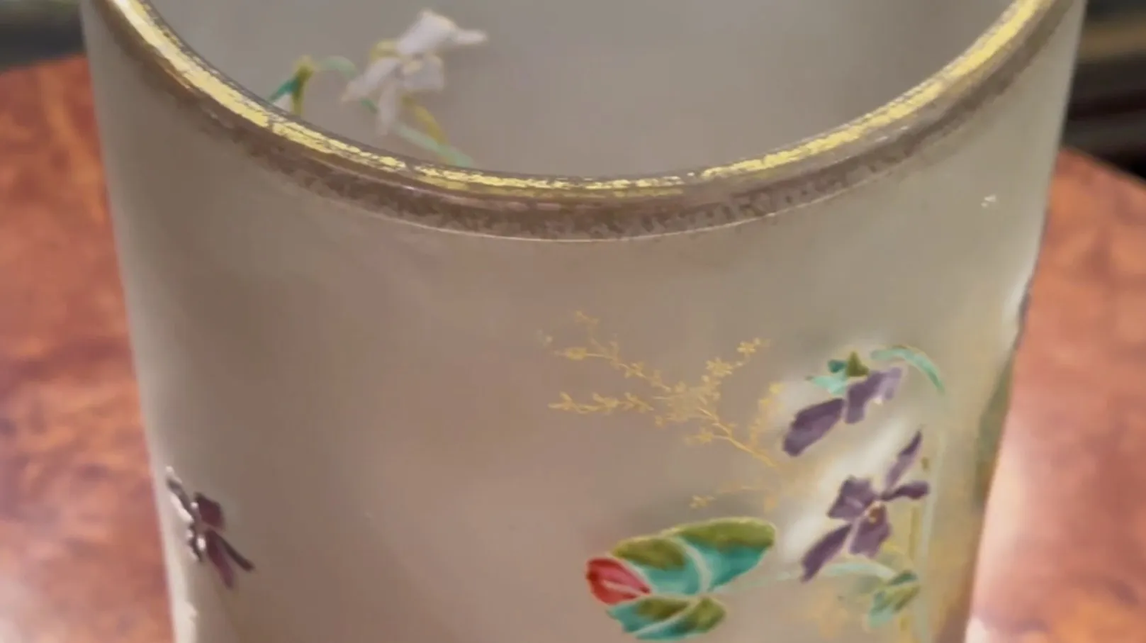 Antique signed glass Daum Nancy featuring multicolored floral design