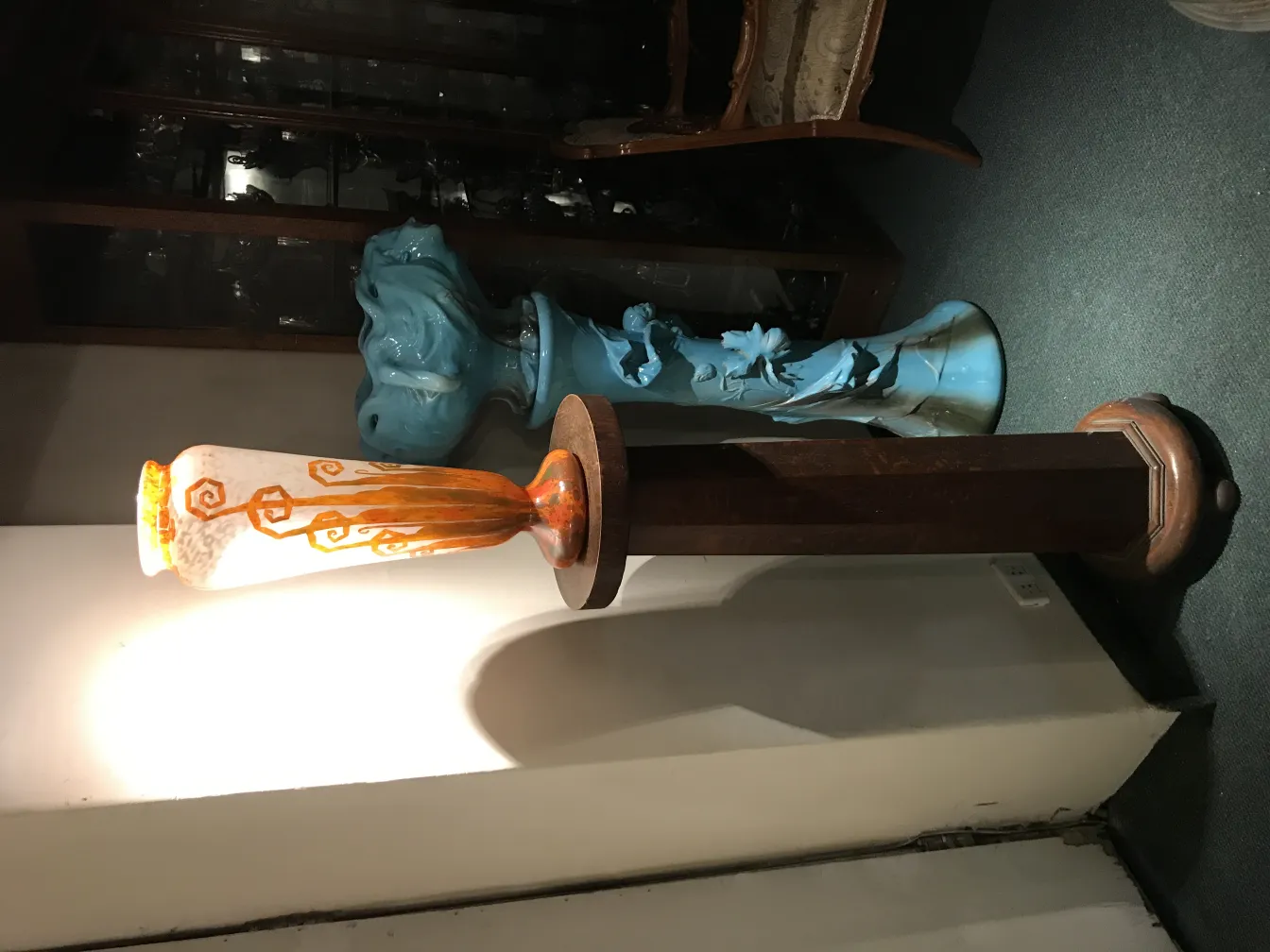 Verre ancien signé Charder avec décoration orange