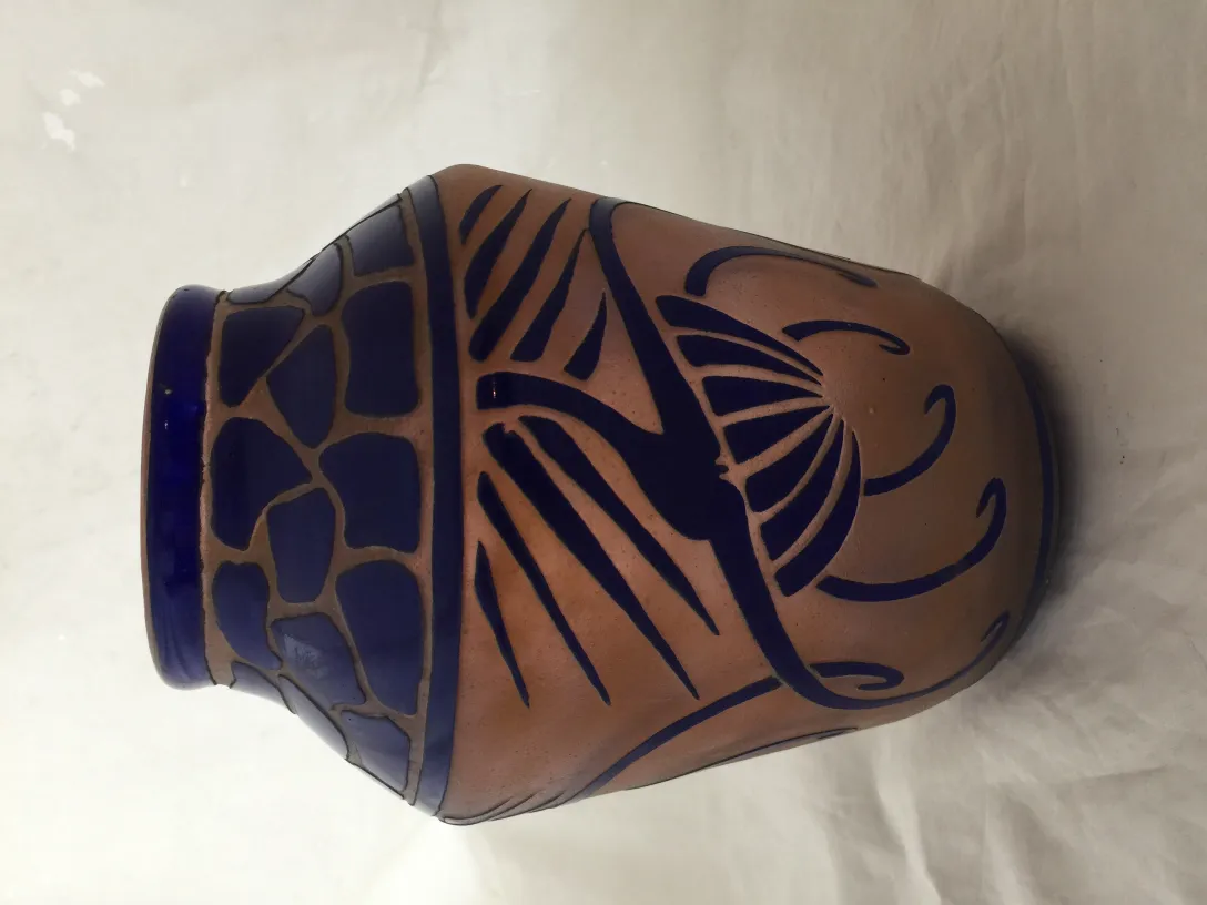 Dekorative Antiquität mit blauem Muster und Charder-Design