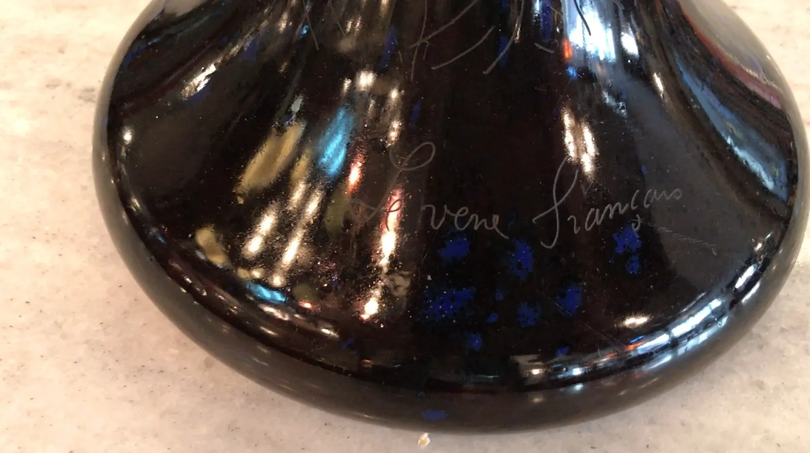 Verre ancien signé Charder avec détails bleus