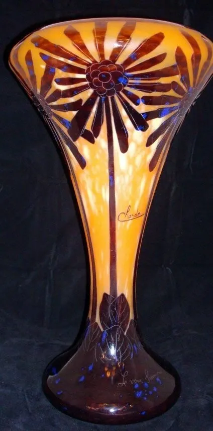 Vidro antigo assinado Charder com design de flores