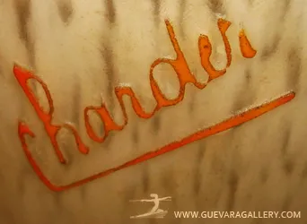 प्राचीन ग्लास पर हस्ताक्षर चार्डर, रंगीन विवरण