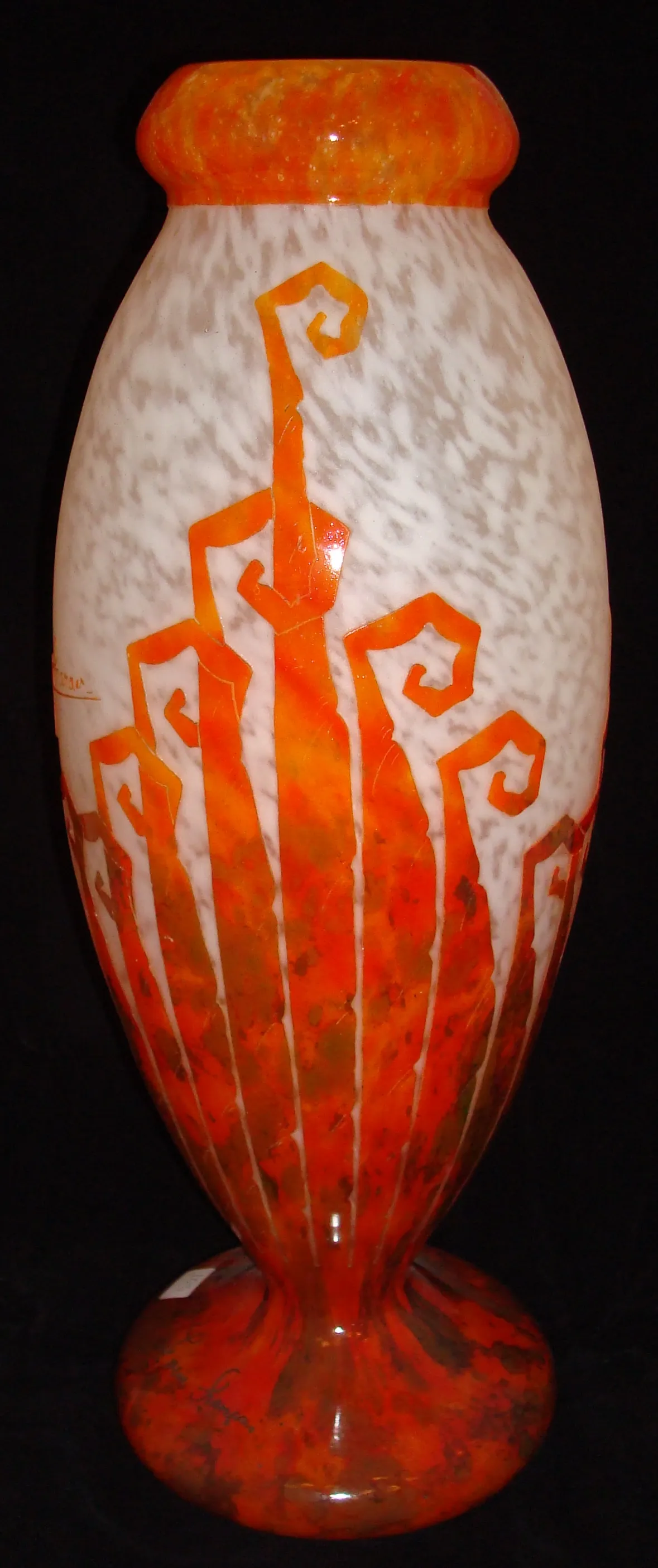 Verre signé de Charder avec motif orange