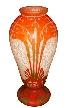 Vaso antico firmato da Charder in tonalità arancioni e bianche, con motivo floreale.