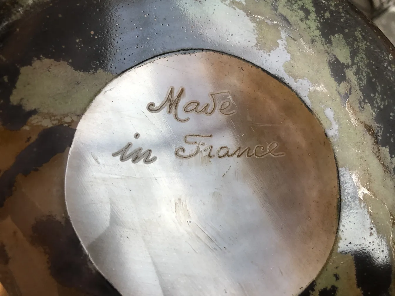 زجاج موقّع (Degué) ، مع نقش في القاعدة ، تحف.