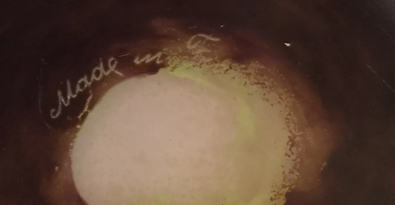 antik signiertes Glas Degué mit sichtbarer Unterschrift innen