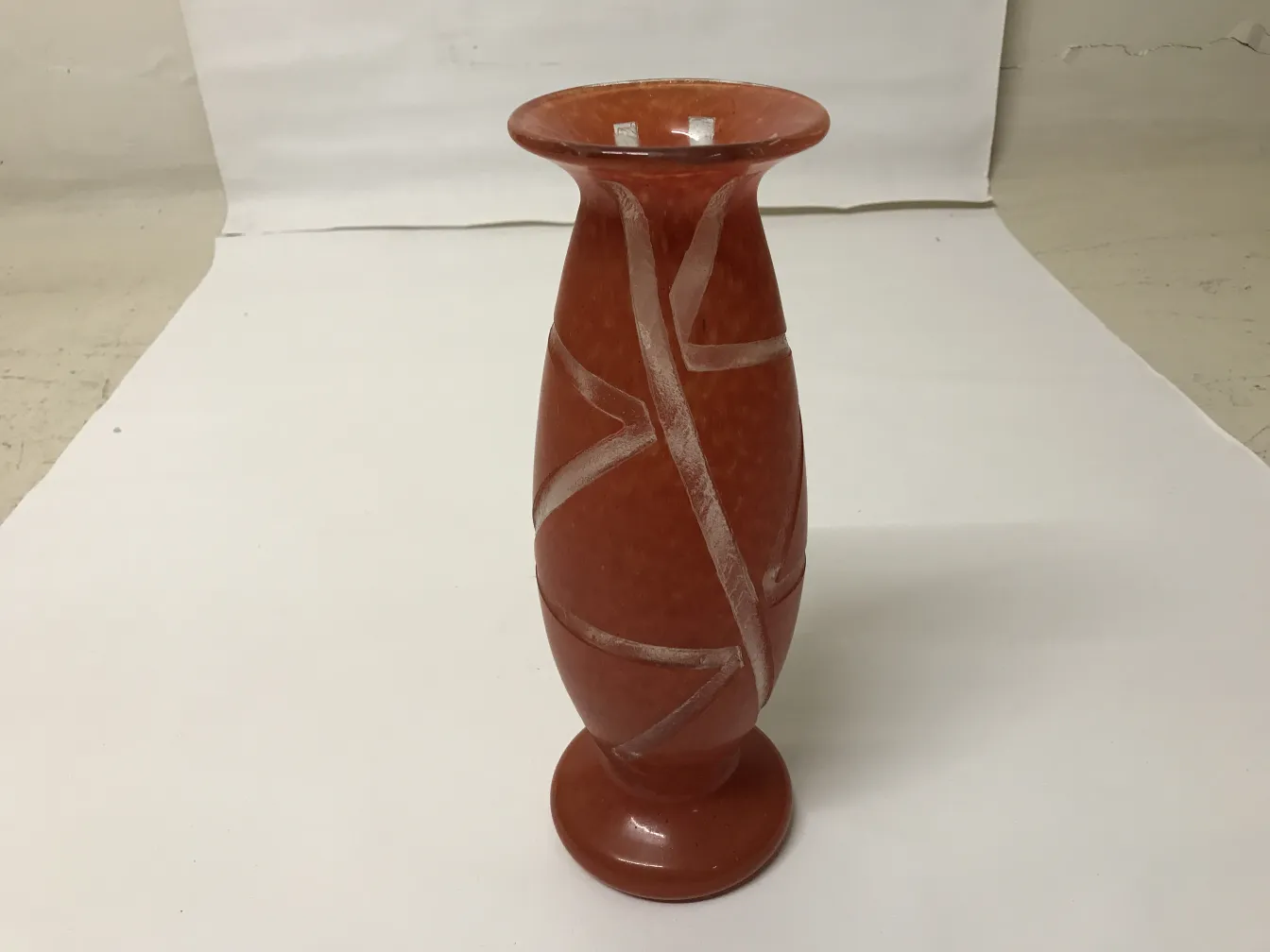 vase en verre en terracotta avec motif