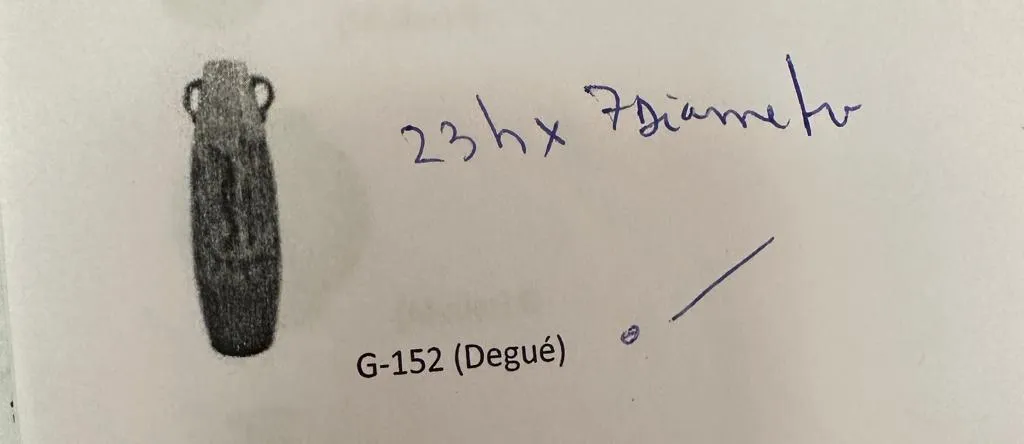 Antigua pieza de vidrio firmado Degué con inscripción