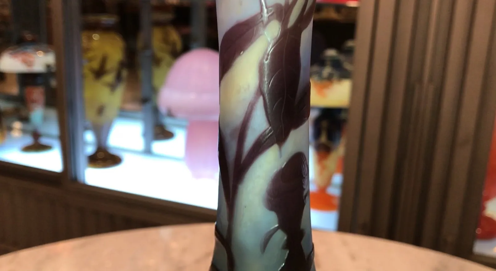 Подписанное стекло Gallé с пурпурными деталями листьев, антиквариат