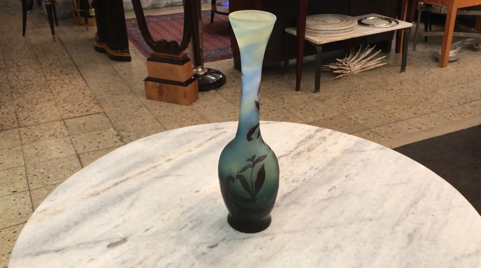 vase antico in vetro firmato Gallé in blu e verde