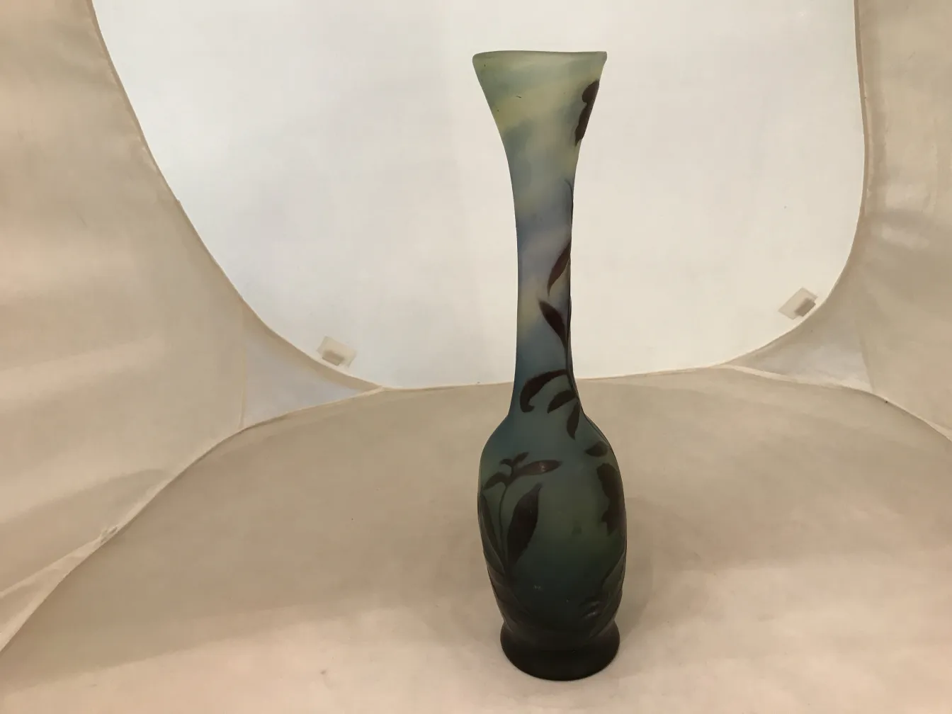 Vaso antico in vetro firmato galé con decorazione artistica