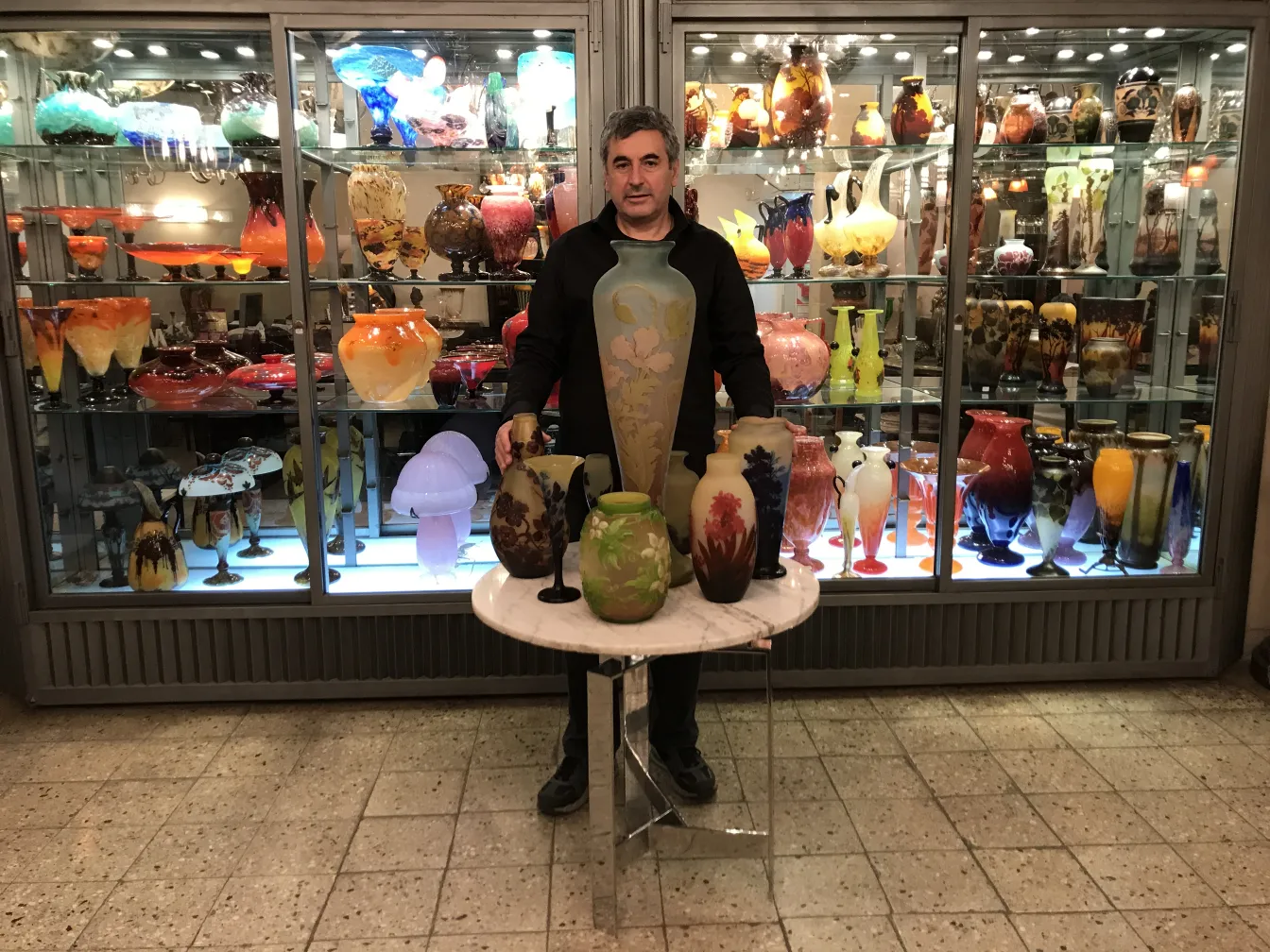 Vetro antico firmato di Gallé con decorazione colorata