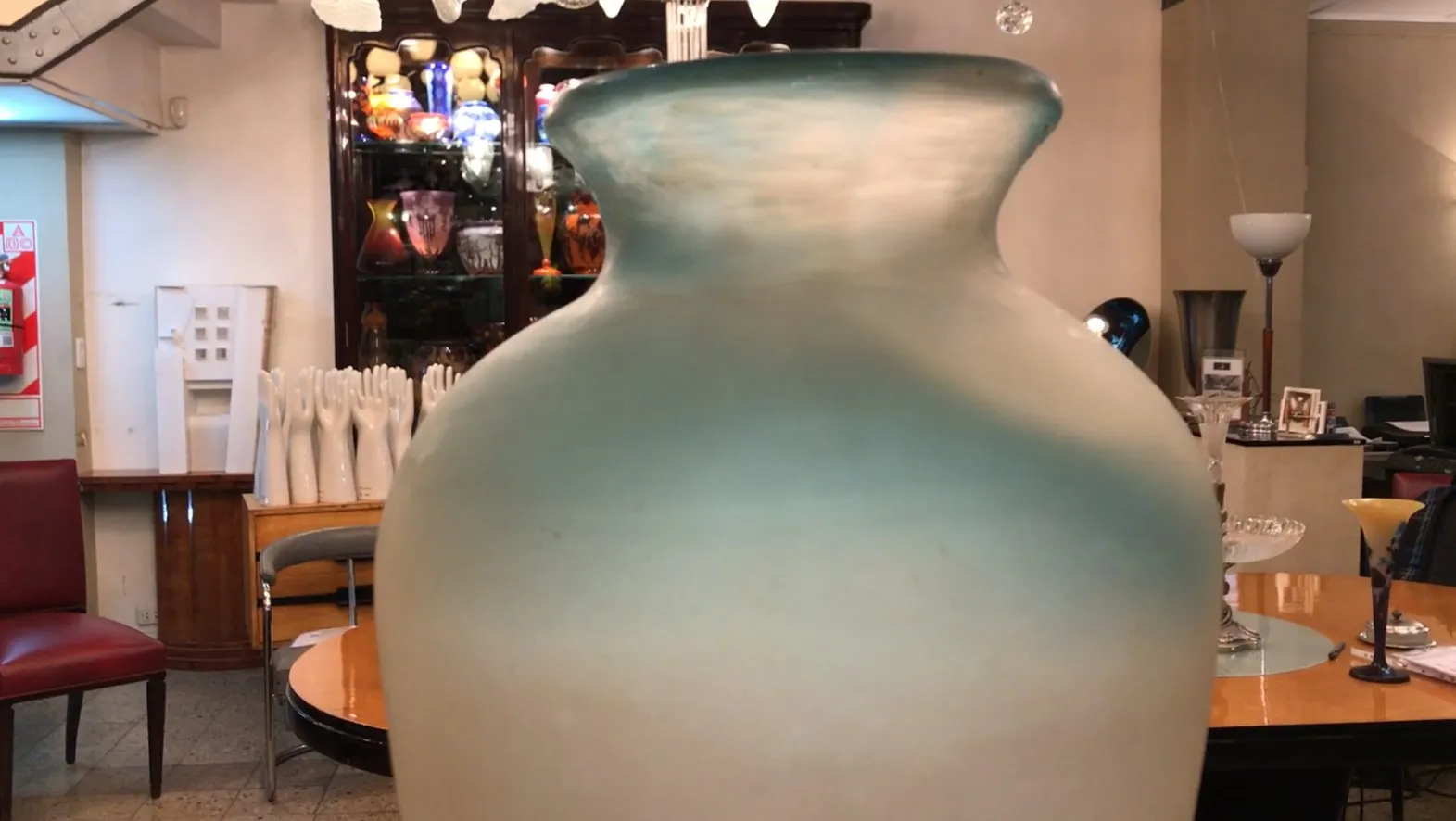 Antike Vase signiert Gallé mit einzigartigem blauen Design