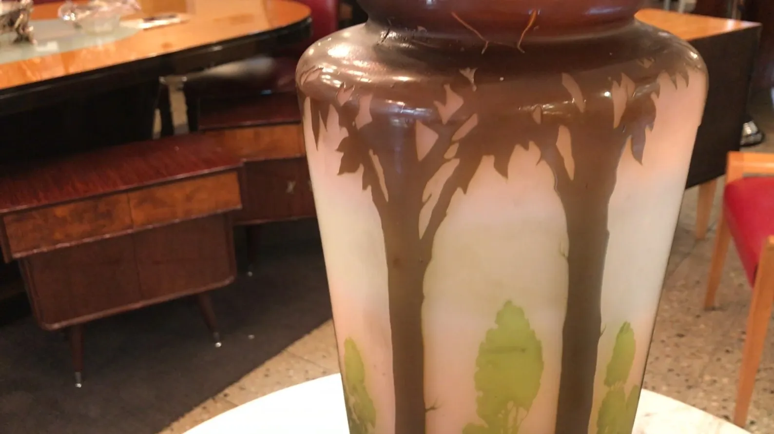 античное подписанное стекло Gallé с природным дизайном и мягкими цветами