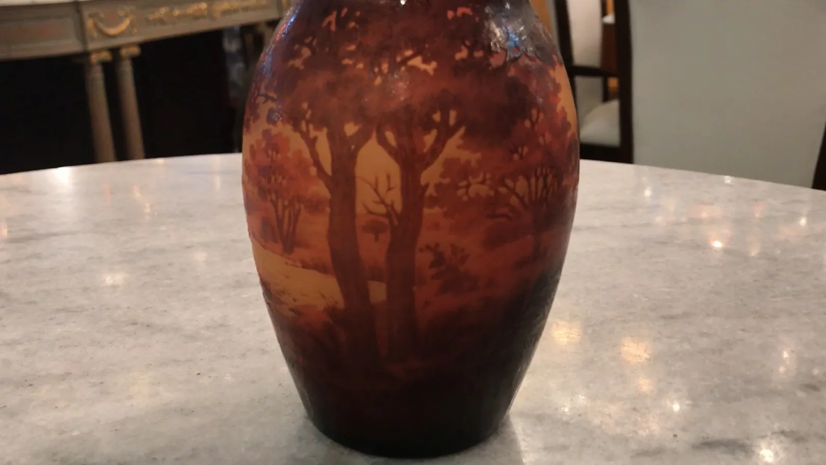 Vidrio antiguo firmado D'Argental con paisaje pintado