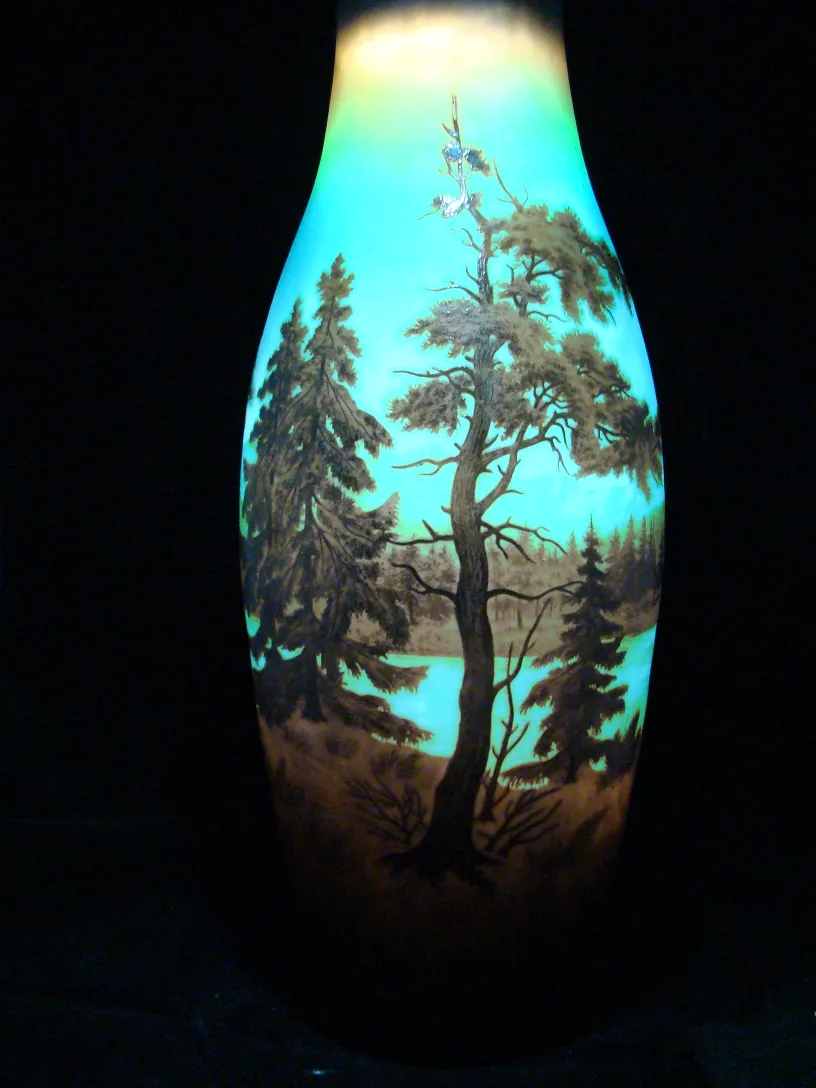 Vetro antico firmato D'Argental con paesaggio naturale stampato