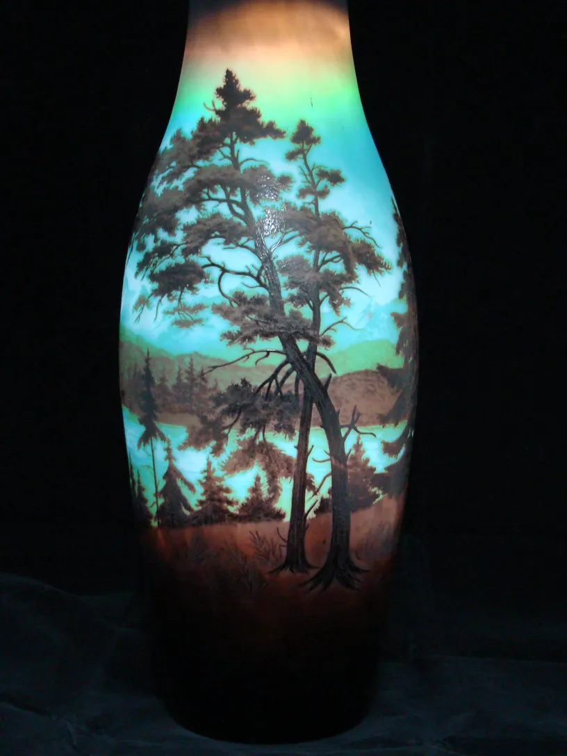 vidrio antiguo firmado D'Argental con paisaje iluminado