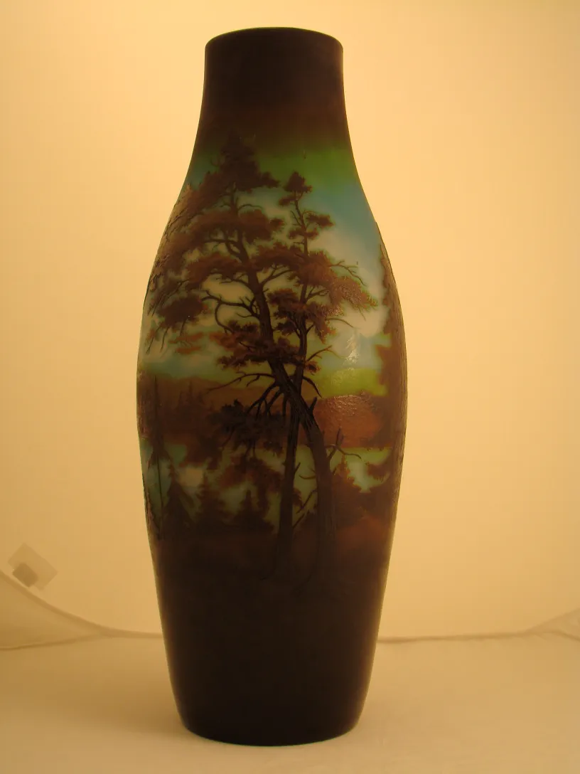 vase ancien avec paysage naturel en verre signé d'argental