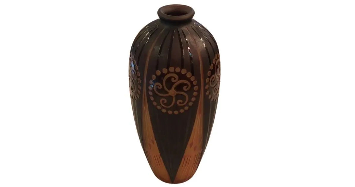 Antike Vase mit dekorativem Design und D'Argental-Unterschrift