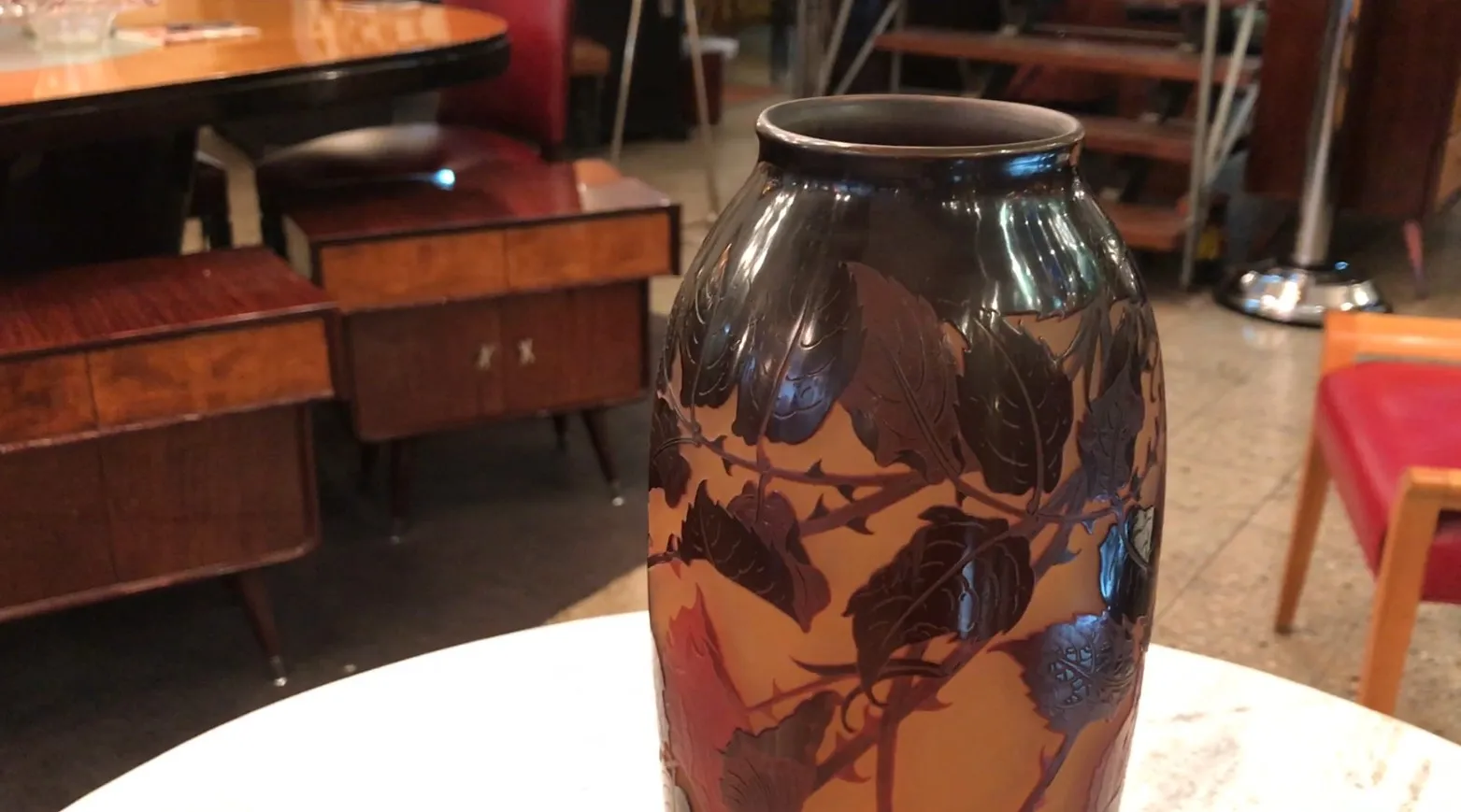 vase ancien en verre signé D'Argental avec design naturel