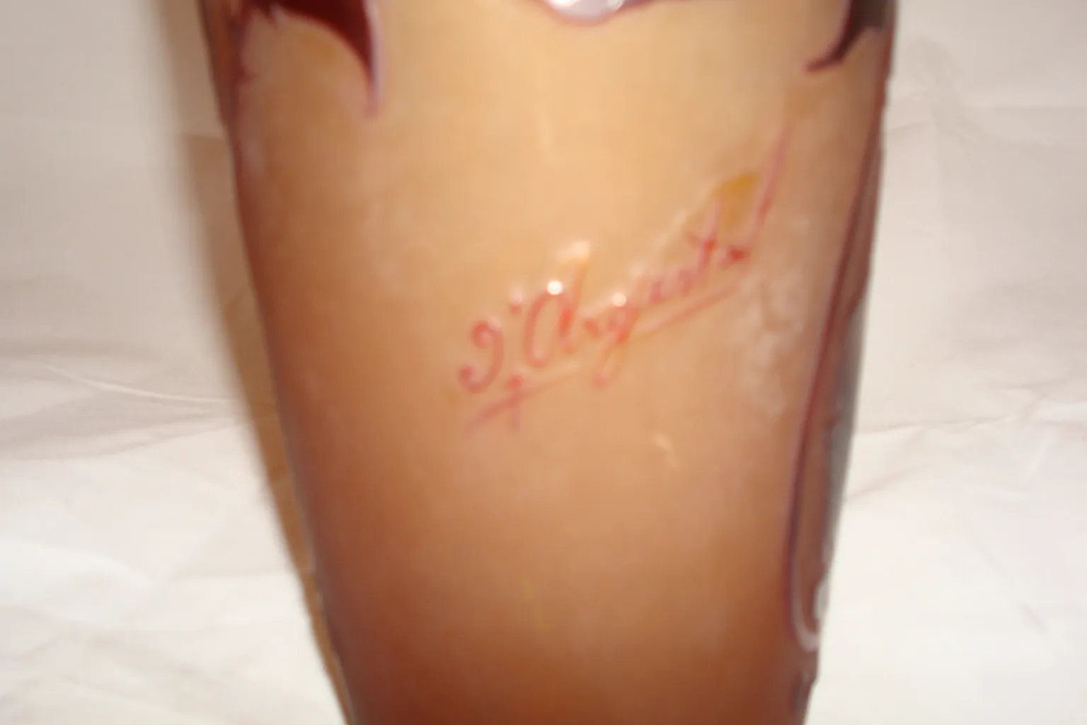 زجاج موقّع D'Argental بتصميم مميز وأنيق.