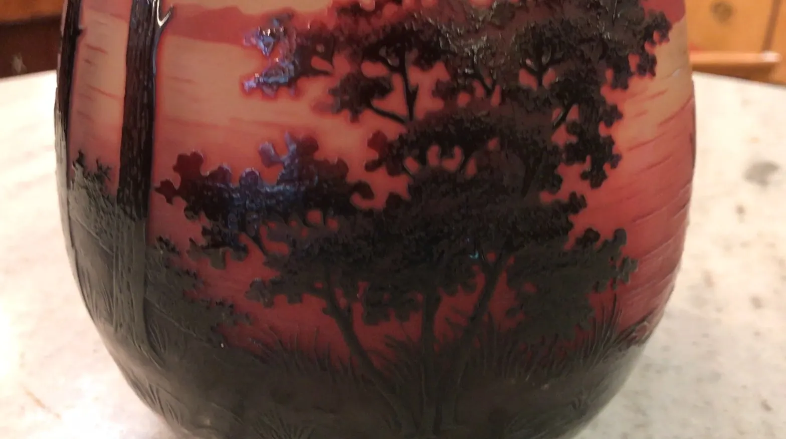 antikes signiertes glas d'argental mit baumlandschaft