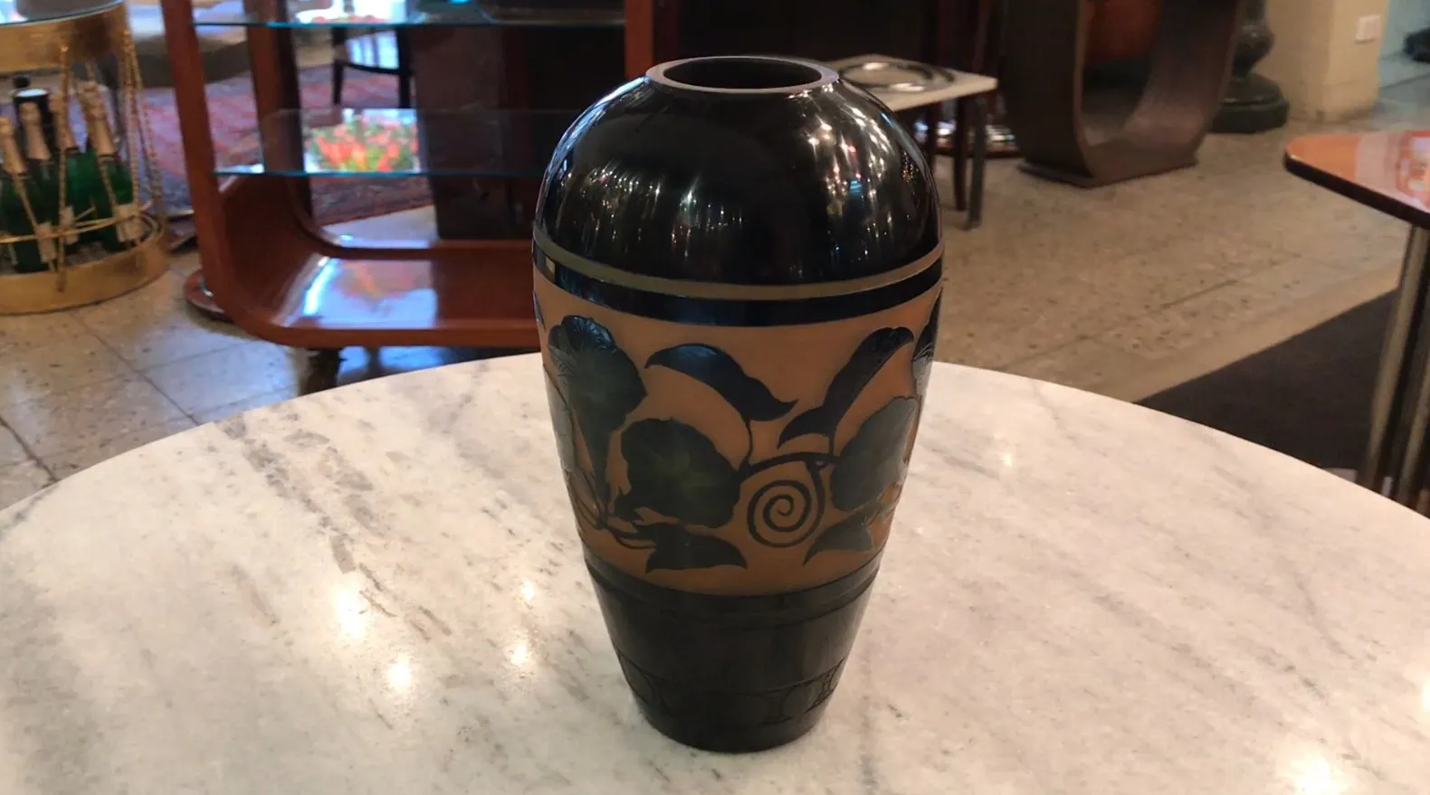 Vidrio firmado D'Argental con decoración en su superficie