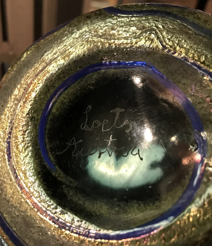 Подписанное antique стекло Loetz с четкой подписью.