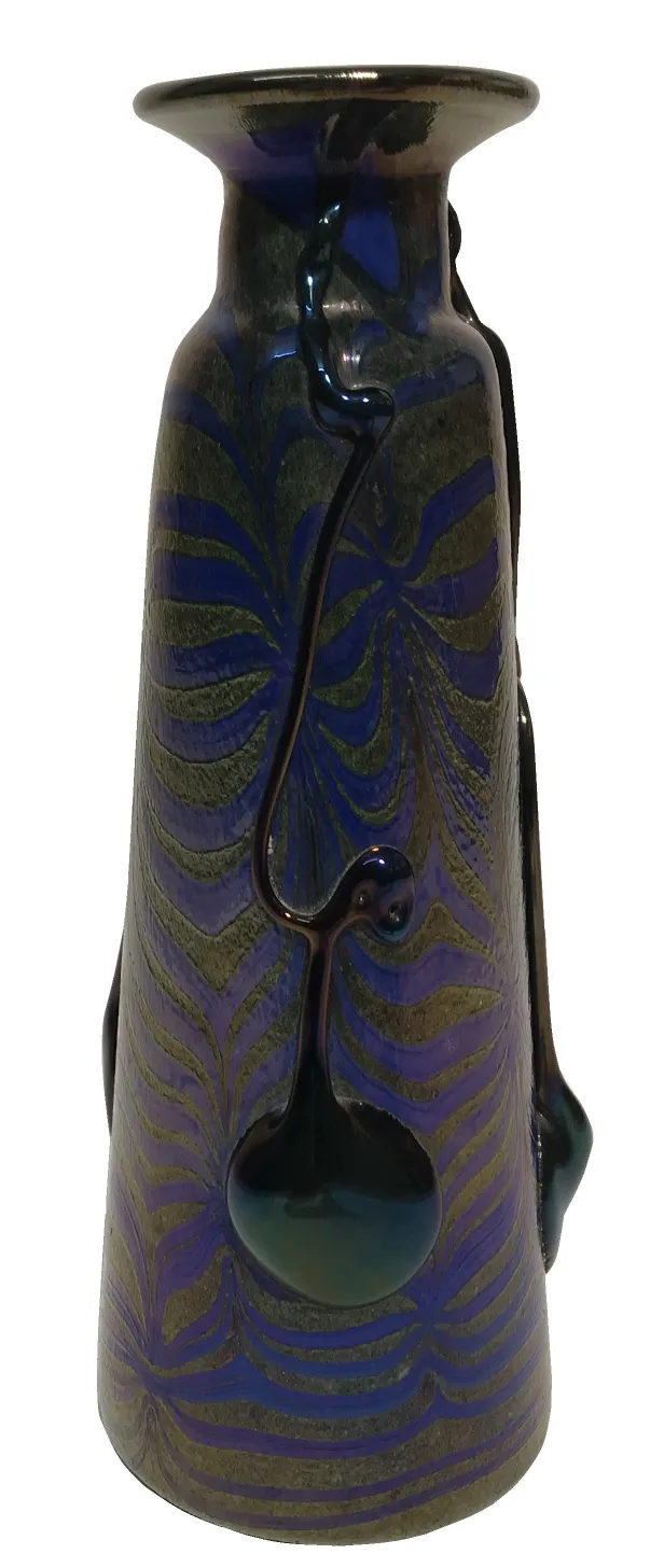 vase antico con design blu e verde, firmato